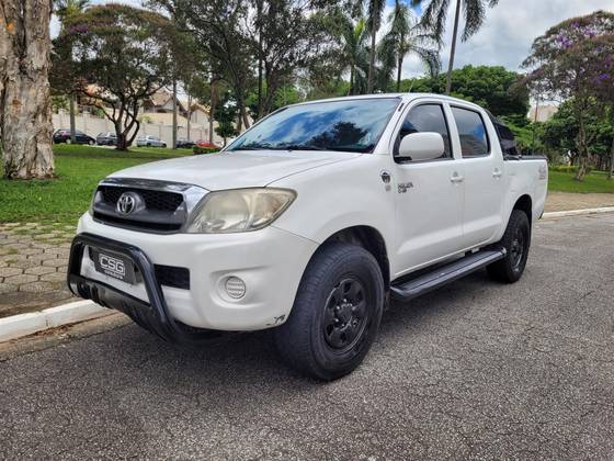 TOYOTA HILUX 2.5 STD 4X4 CD 16V TURBO DIESEL 4P MANUAL